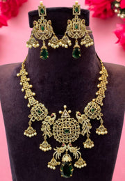 Beautiful short necklace with light pink stones -perfect for any occasion